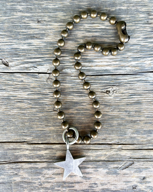 Tres Melindas: Chunky Star Necklace