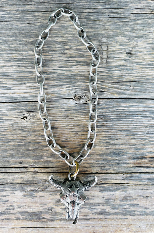 Tres Melindas: Star Skull Necklace
