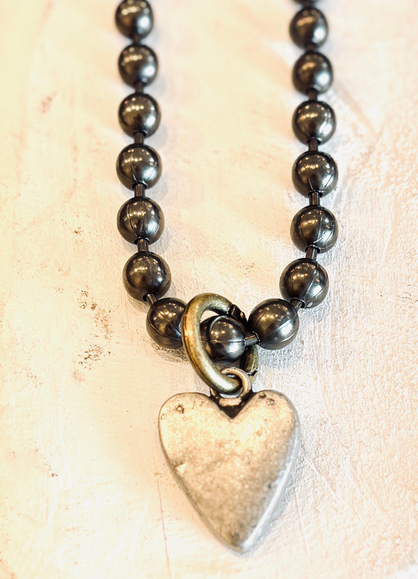 Tres Melindas: Small Chunky Heart Necklace