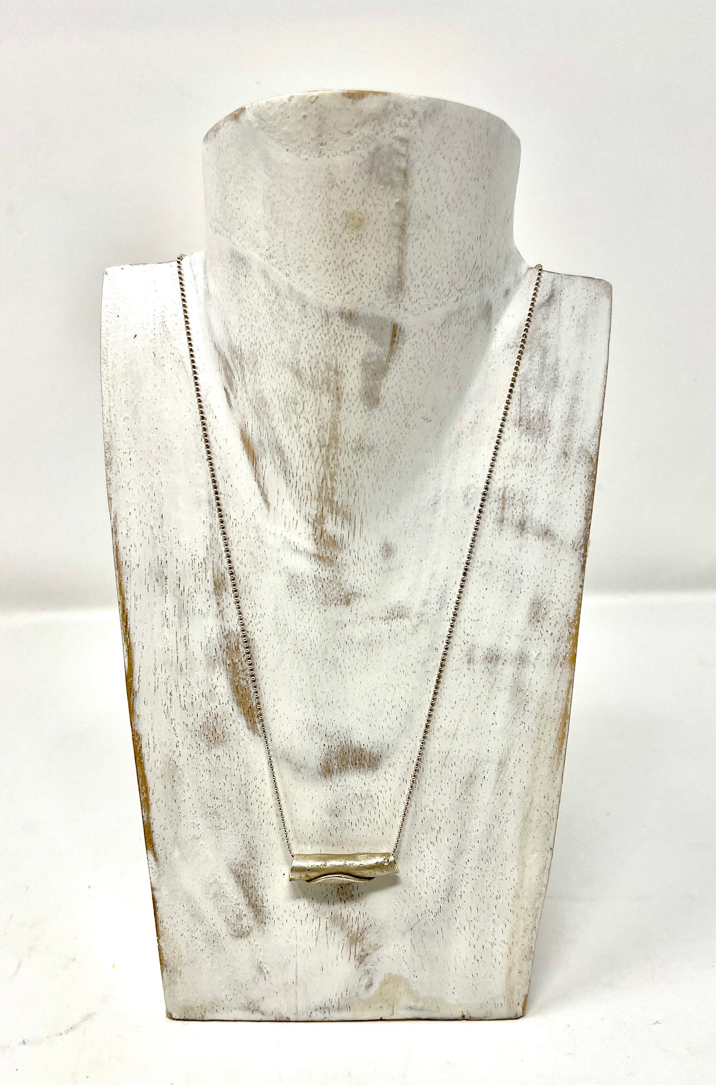 Bronwyn Minton: Small Silver Necklace