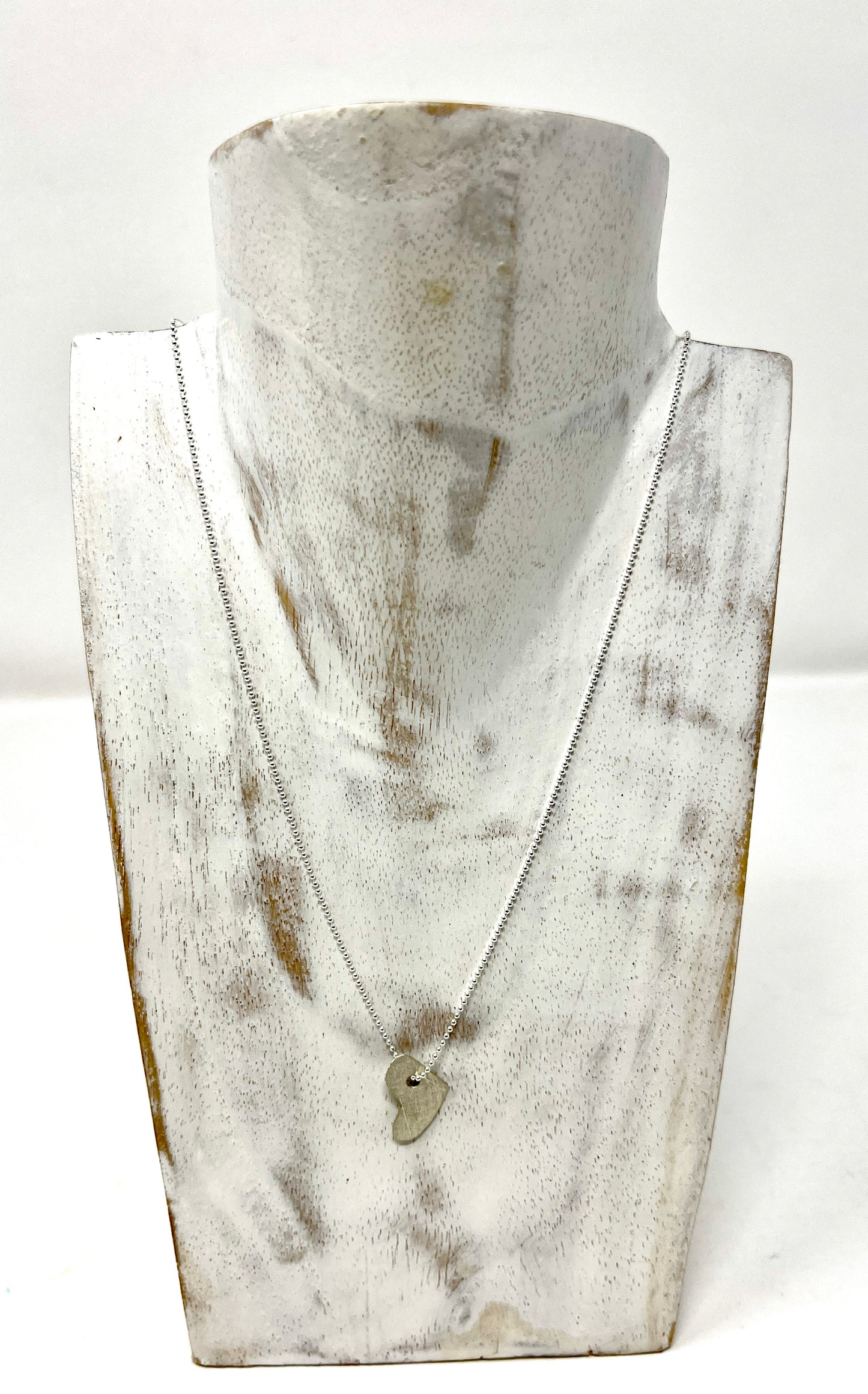 Bronwyn Minton: Small Silver Necklace