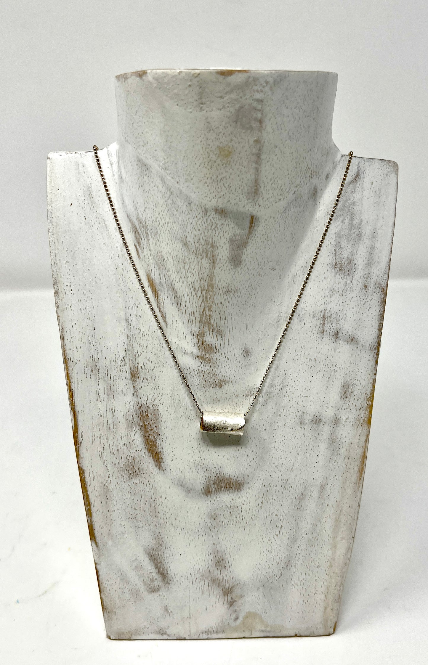 Bronwyn Minton: Small Silver Necklace