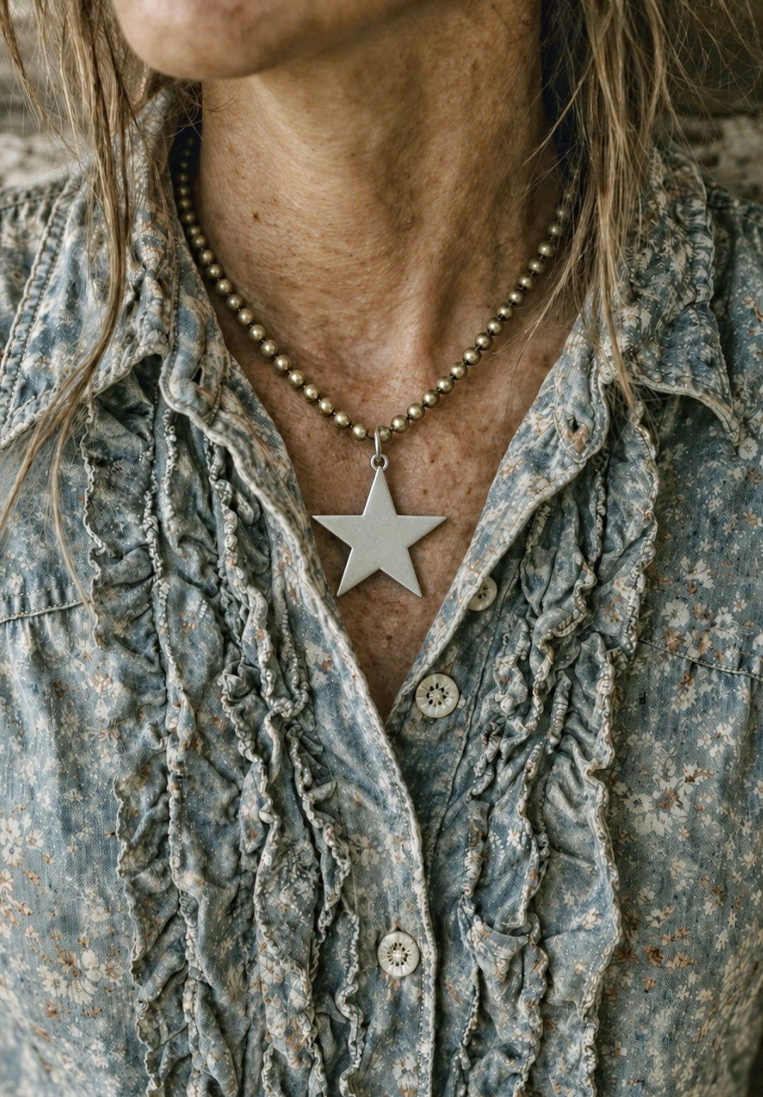 Tres Melindas: Big Star Necklace (from Mama's Sweater Pin)