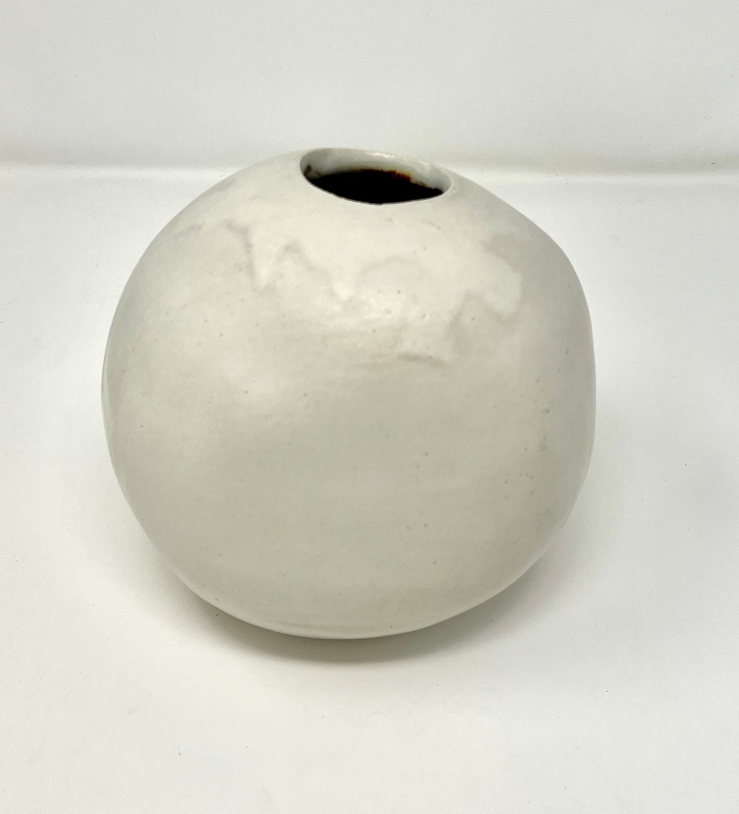 Bronwyn Minton: Large Oval Vase