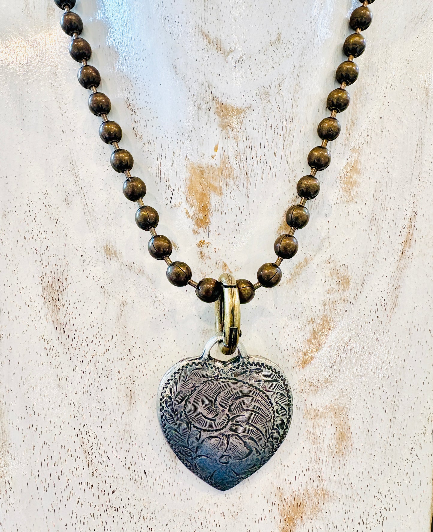 Tres Melindas: Small Tooled Heart Necklace