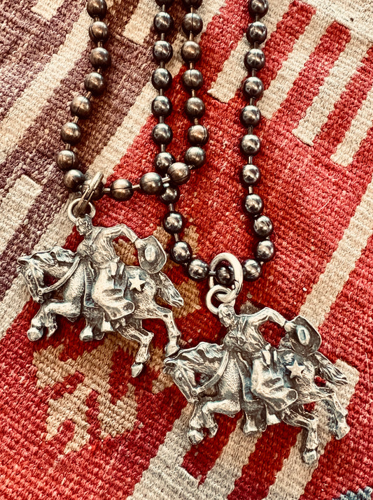 Tres Melindas: Let 'R Buck Necklace
