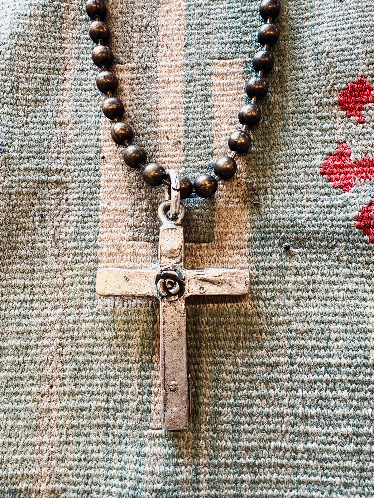 Tres Melindas: Chunky Rose Cross Necklace