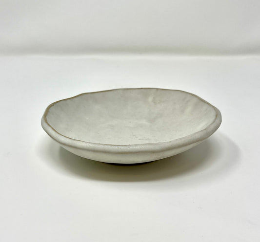 Bronwyn Minton: Shallow White Bowl (S)