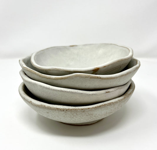 Bronwyn Minton: Shallow White Bowls (M)