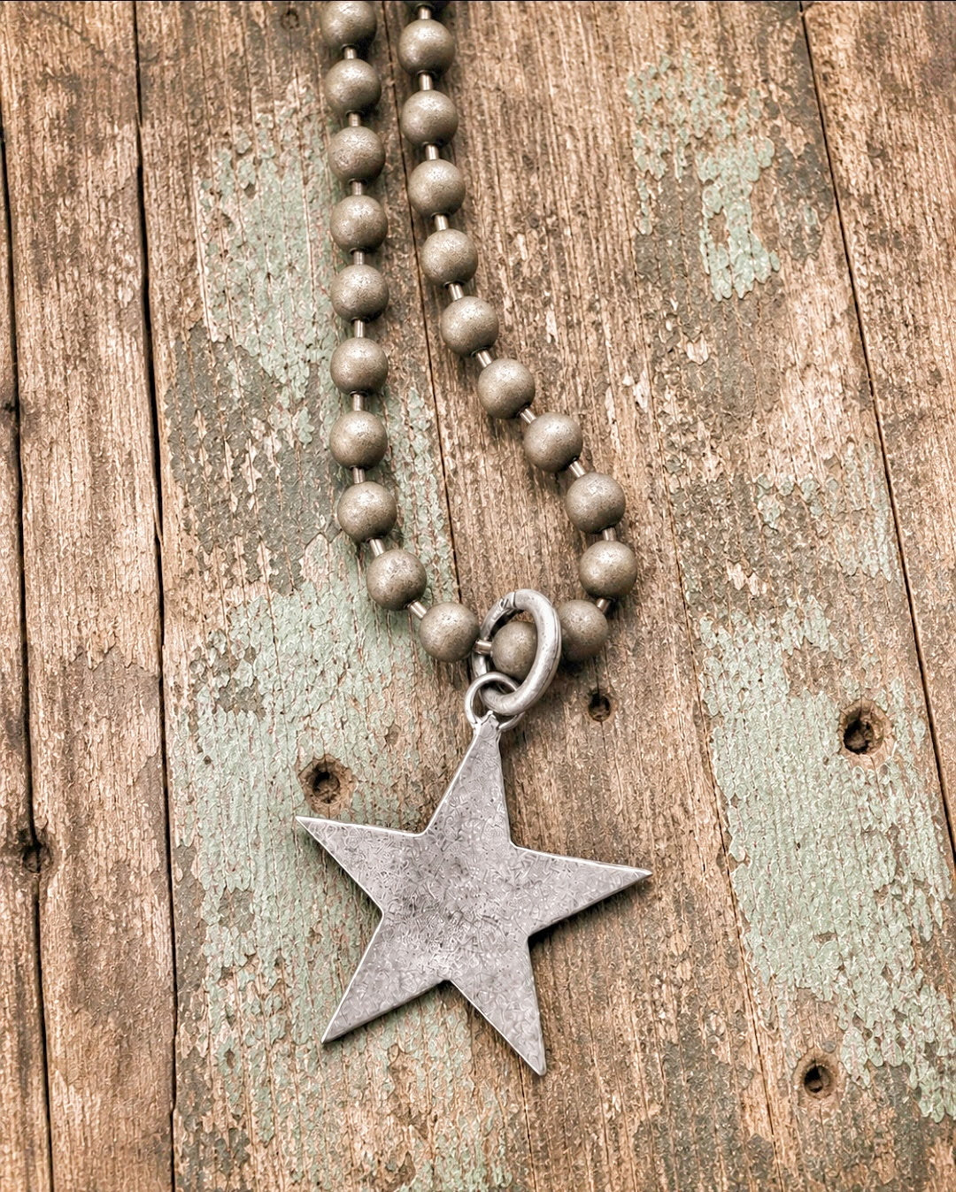 Tres Melindas: Big Star Necklace (from Mama's Sweater Pin)